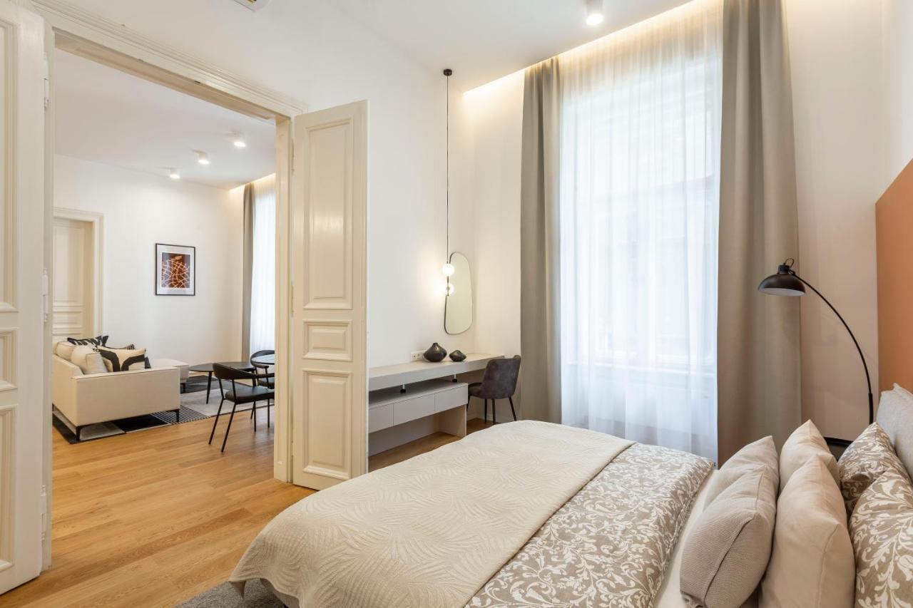 Luxurious Minimalist Residence With Sauna By Prestige Homes Budapesta Exterior foto