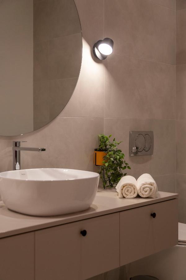 Luxurious Minimalist Residence With Sauna By Prestige Homes Budapesta Exterior foto