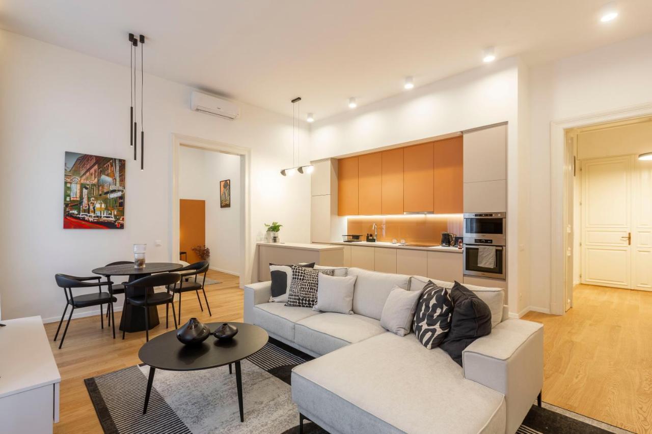 Luxurious Minimalist Residence With Sauna By Prestige Homes Budapesta Exterior foto