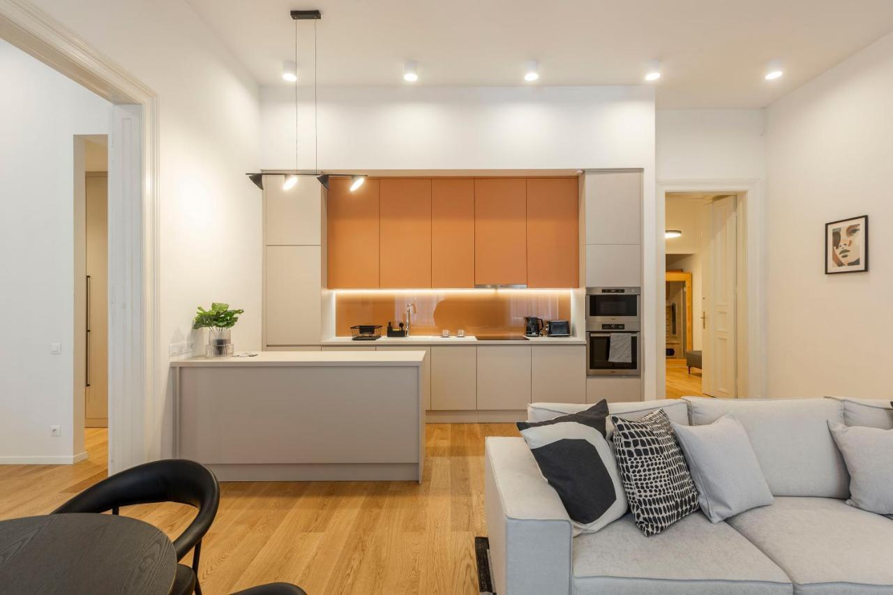 Luxurious Minimalist Residence With Sauna By Prestige Homes Budapesta Exterior foto